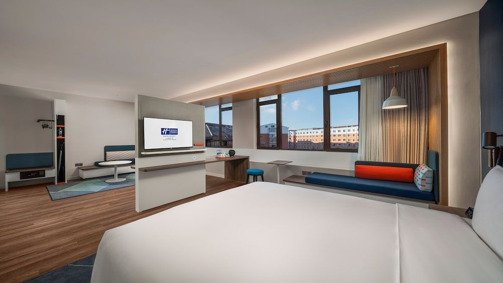 Suite, 1 King Bed
