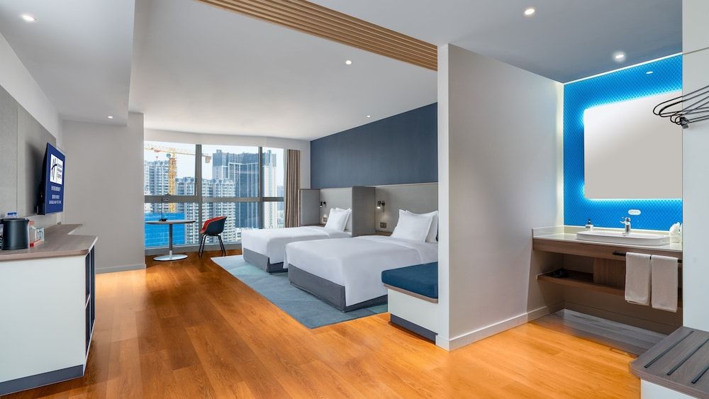 Standard Room, 2 Queen Beds (Extra Floor Space)