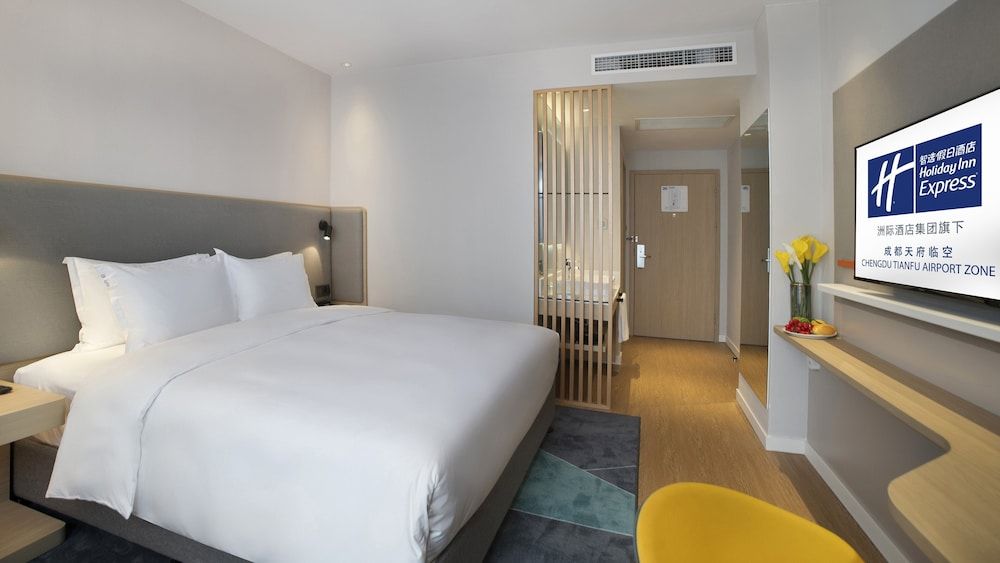 Standard Room, 1 King Bed (Extra Space Minifridge)