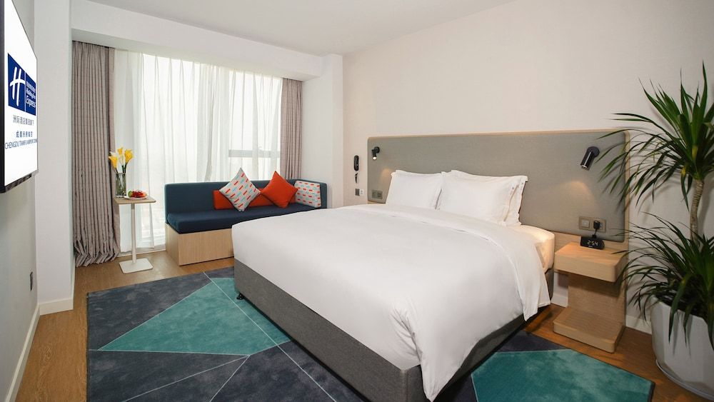 Standard Room, 1 King Bed