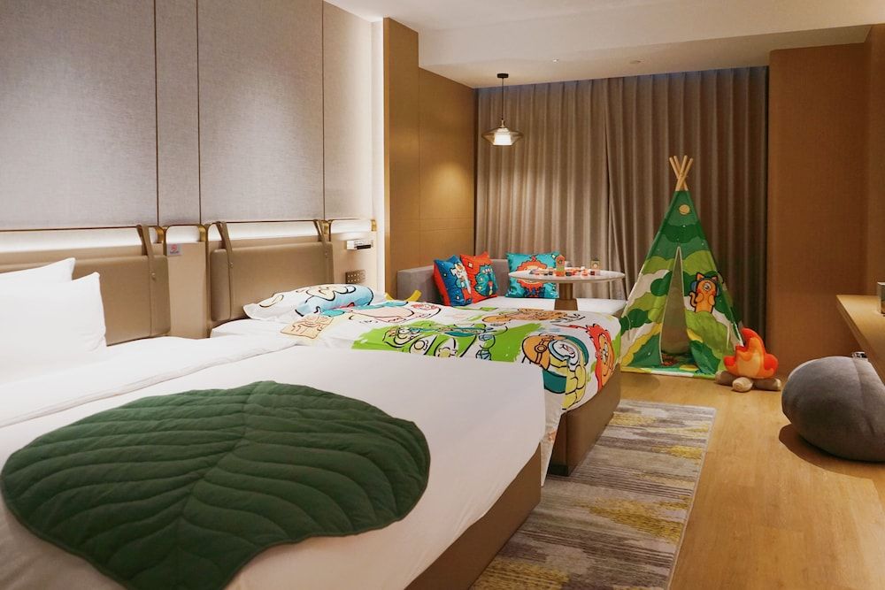 Premium Room, 1 King Bed (Kids Theme)