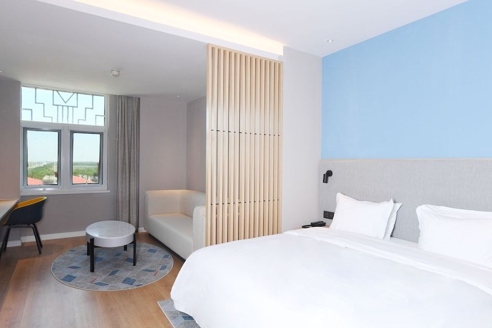Standard Room, 1 King Bed, City View (Kids Theme)