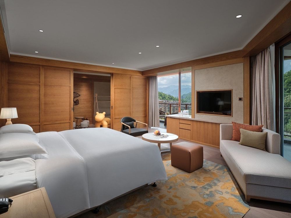 Family Suite, 2 Bedrooms, Club Lounge Access, Garden View