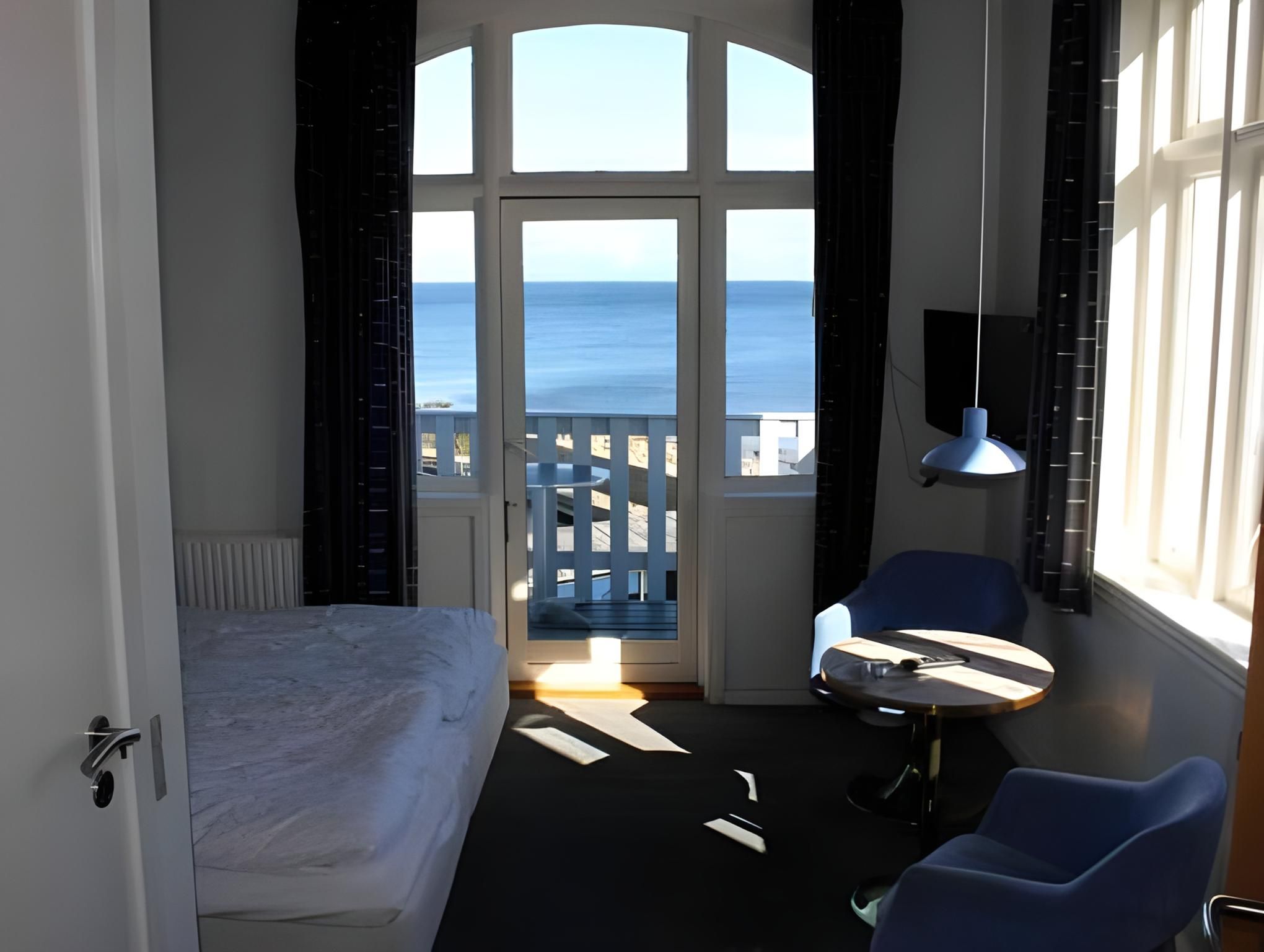 Hotel Sandvig Havn Double Room with Sea View 3