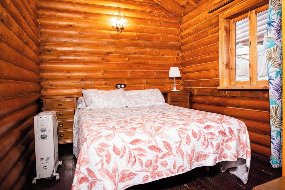 Camping Tajo Rodillo Deluxe Bungalow, Mountain View 2