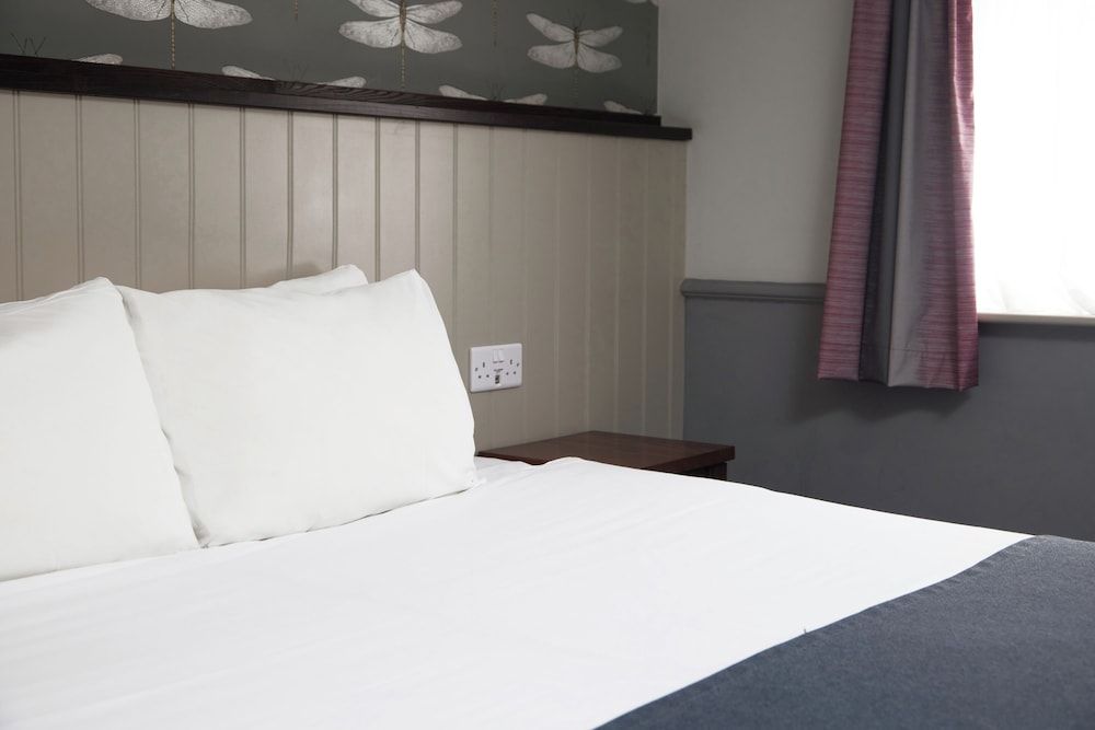 Charnwood Arms by Greene King Inns Standard Double Room 3