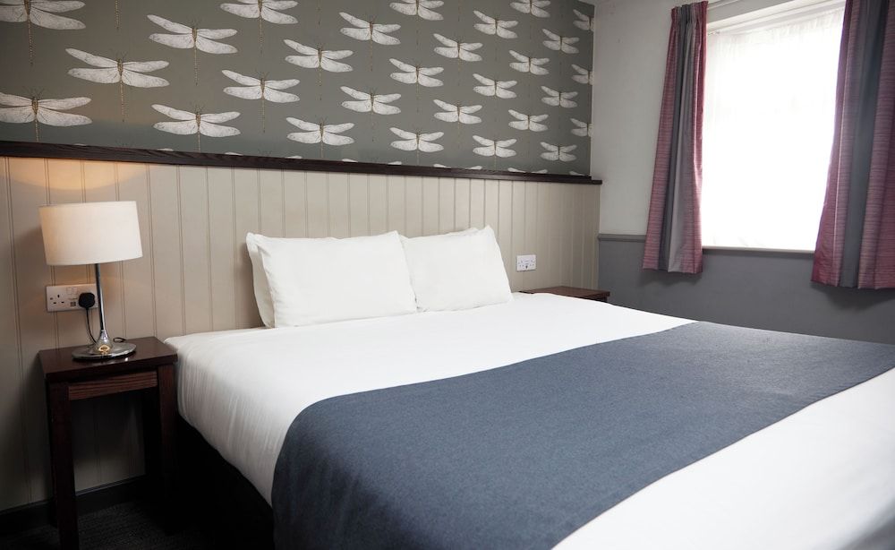 Charnwood Arms by Greene King Inns Standard Double Room 2