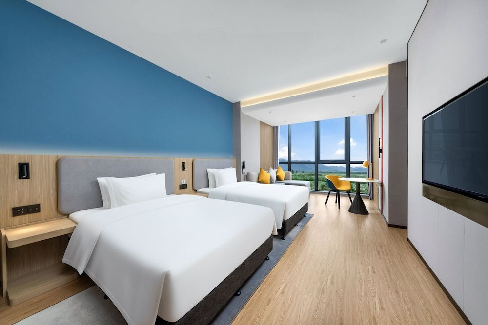 Holiday Inn Express Jiangmen Yinhu Bay by IHG Standard Room, 2 Twin Beds (Minibar)