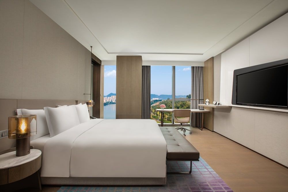 Premium Room, 1 King Bed, River View