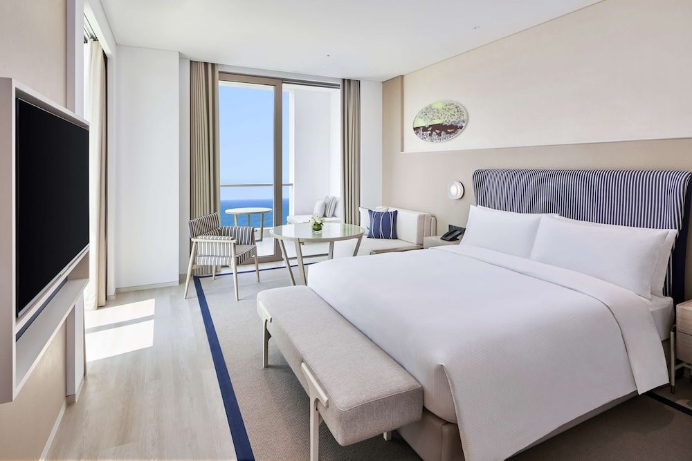 The Mermoon Resort Hainan Tufu Bay, Tapestry By Hilton Deluxe Room, 1 King Bed (Mermoon)