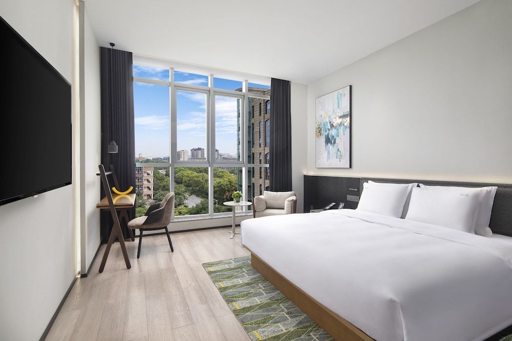 Standard Room, 1 King Bed