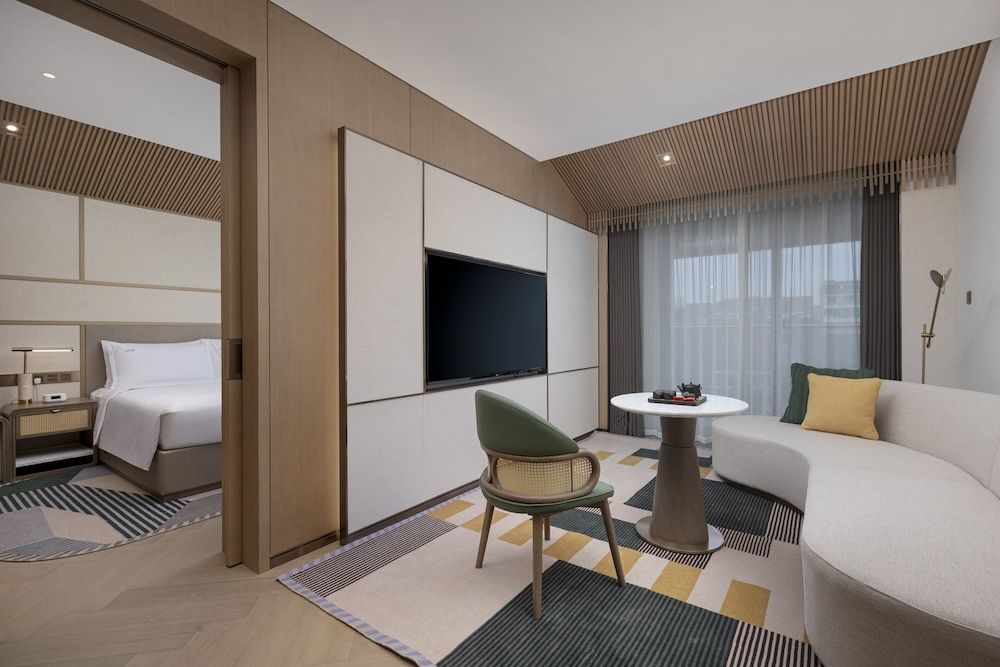 Holiday Inn Deqing Xinshi Ancient Town by IHG Suite, 1 Bedroom