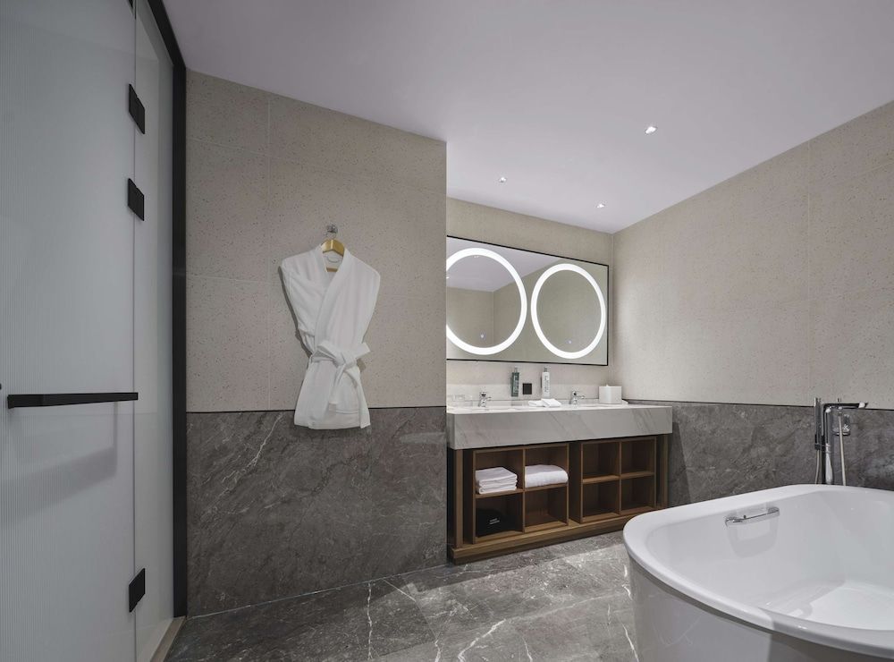 Hilton Garden Inn Nantong Rudong Deluxe Suite, 1 King Bed 5