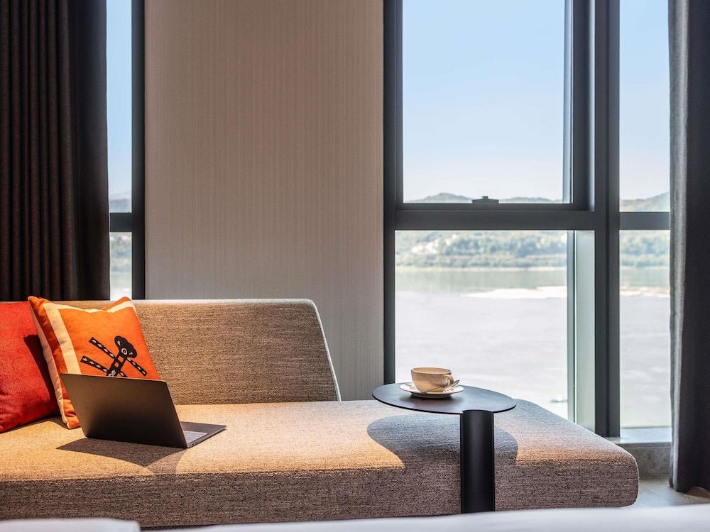 Grand Mercure Yichang Waitan Executive Room, 1 King Bed, River View 2