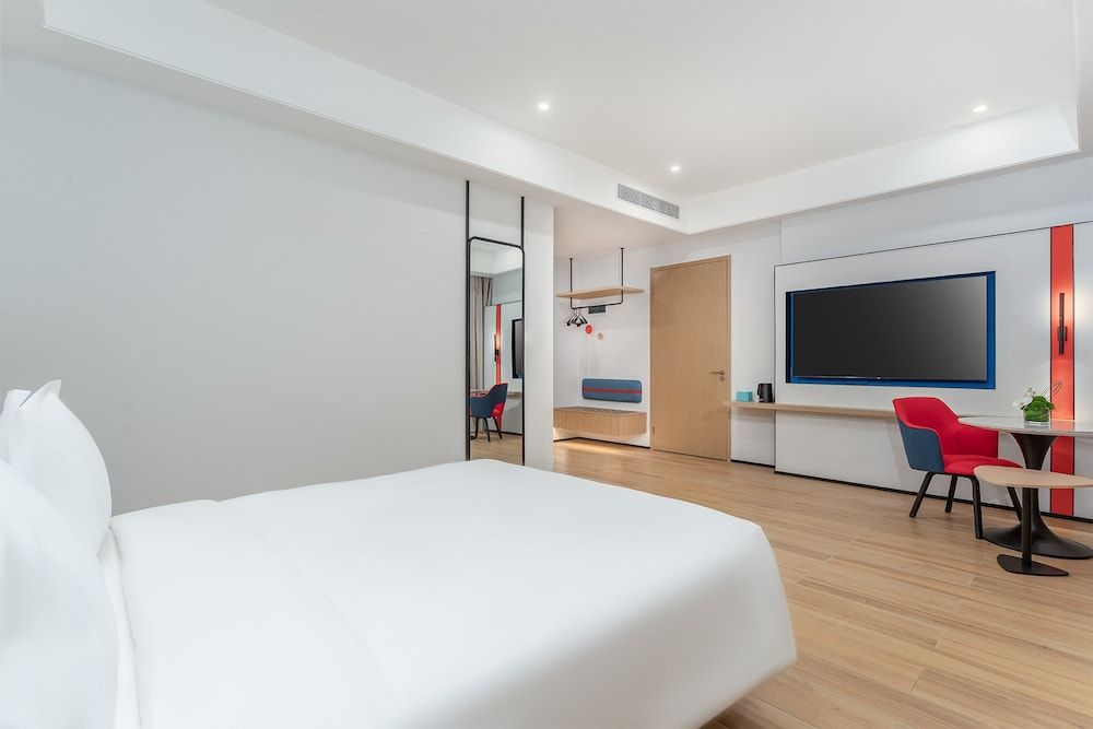 Holiday Inn Express Wenchang by IHG Room, 1 King Bed, Accessible 2