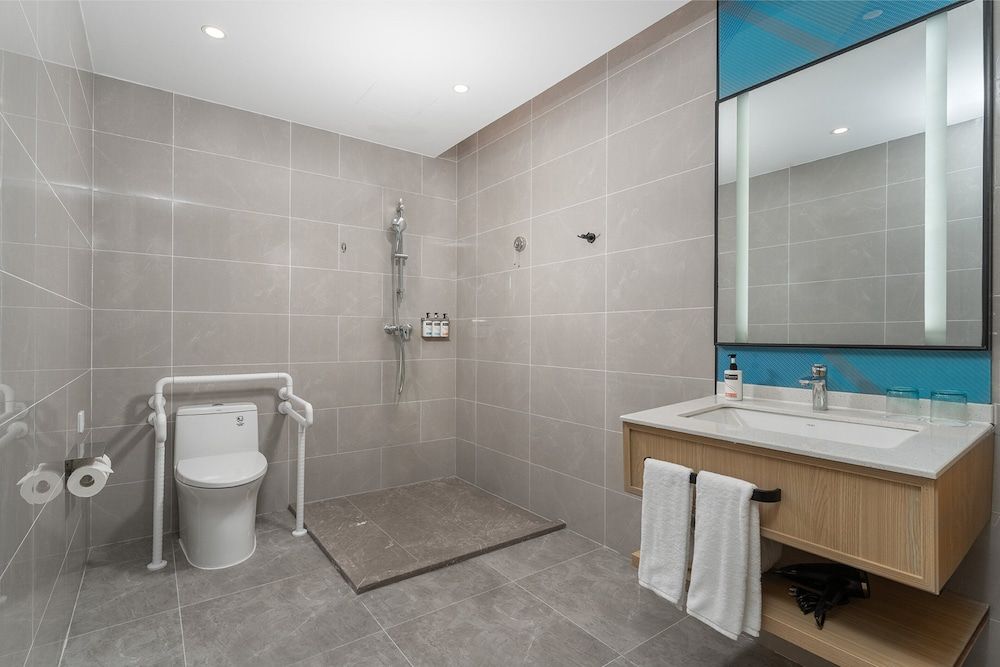 Holiday Inn Express Wenchang by IHG Room, 1 King Bed, Accessible 4