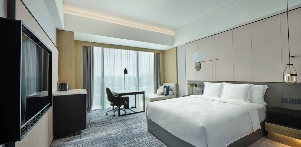 Crowne Plaza Jiangmen Binjiang by IHG Standard Room, 1 King Bed, Accessible