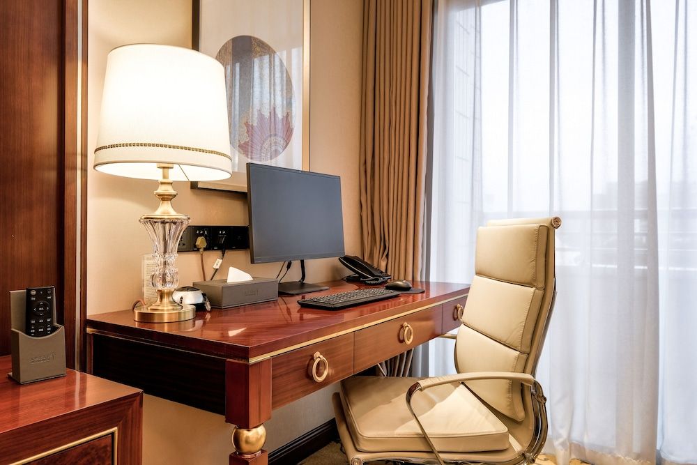 The Farrington Hotel - Building A Standard Suite 7