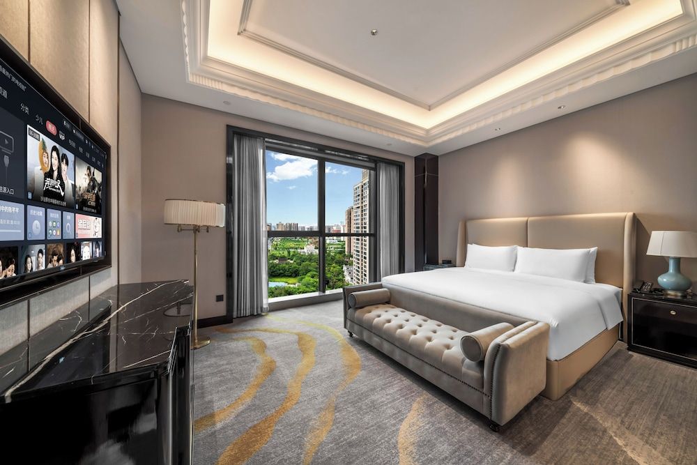 Crown One-Bedroom Suite