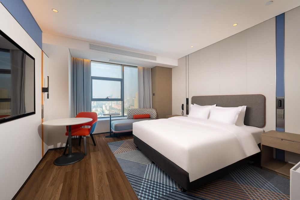 Standard Room, 1 King Bed