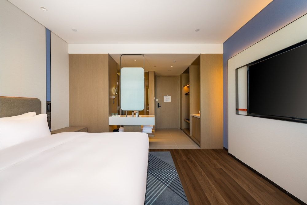 Standard Room, 1 King Bed