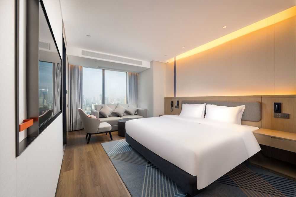 Standard Room, 1 King Bed (Extra Floor Space)