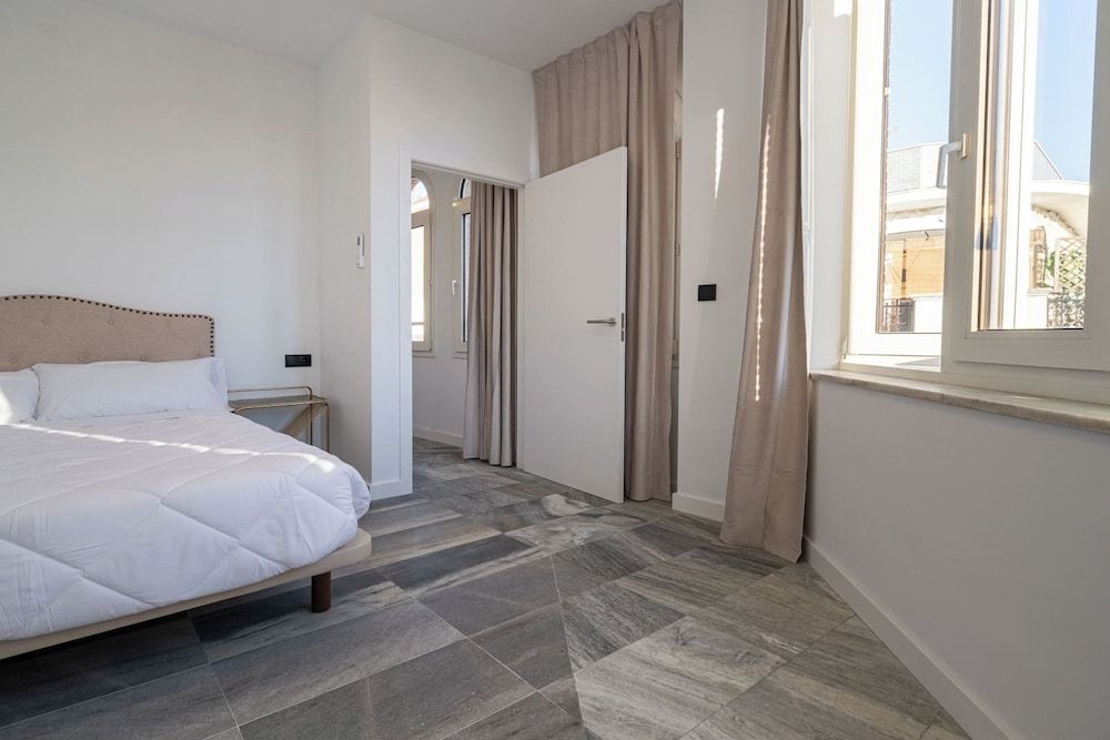 William Martin Apartments Family Apartment, City View 8