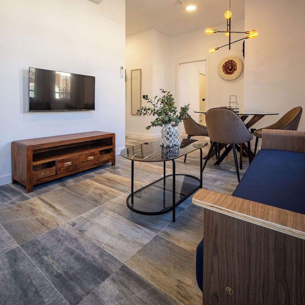 William Martin Apartments Family Apartment, City View 9