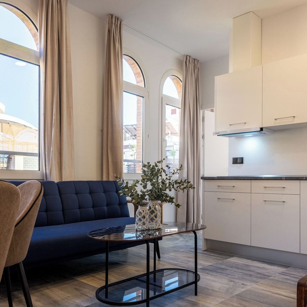 William Martin Apartments Family Apartment, City View 15