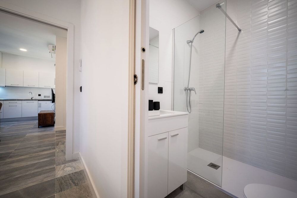 William Martin Apartments Family Apartment, City View 6