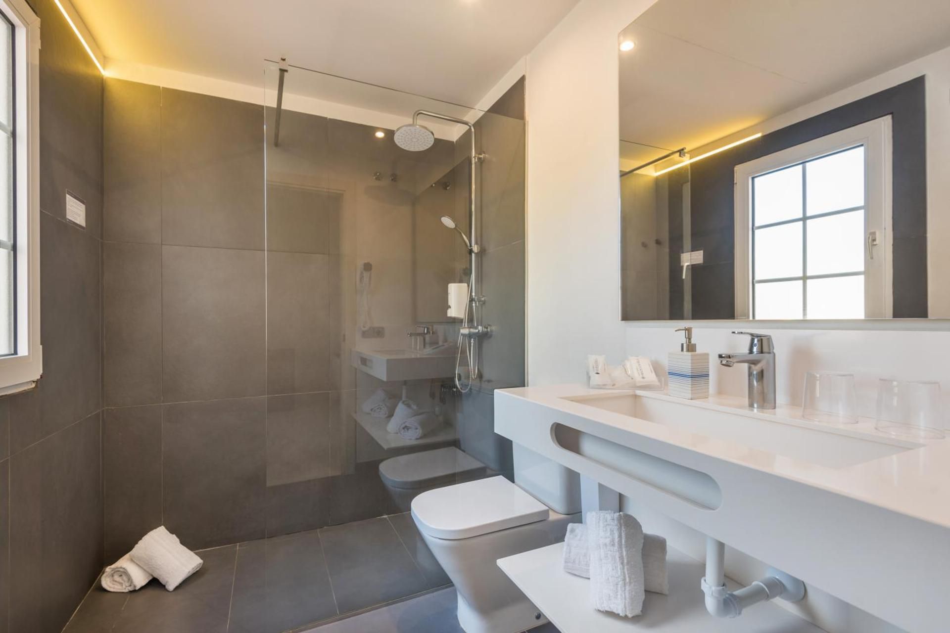 Hotel Patricia Menorca Double or Twin Room 3