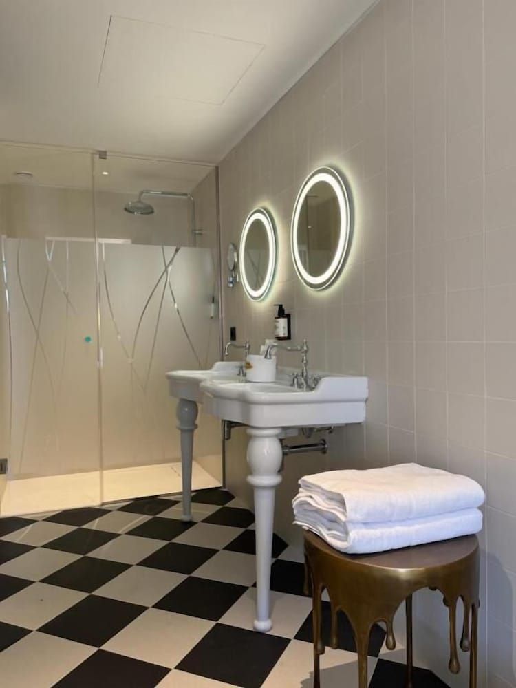 Superior Double Room, City View