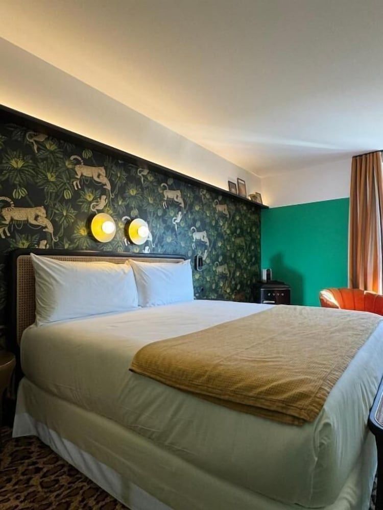 Superior Double Room, City View