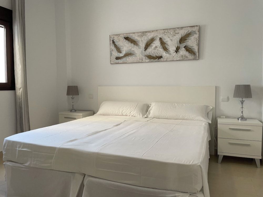 Apartamentos Royal Suites by Croma Comfort Apartment, 1 Bedroom, City View 2