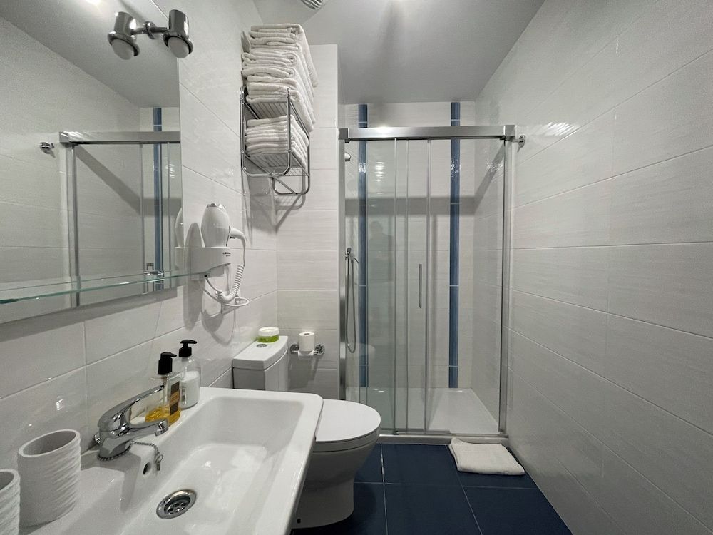 Apartamentos Royal Suites by Croma Comfort Apartment, 2 Bedrooms, Patio 10