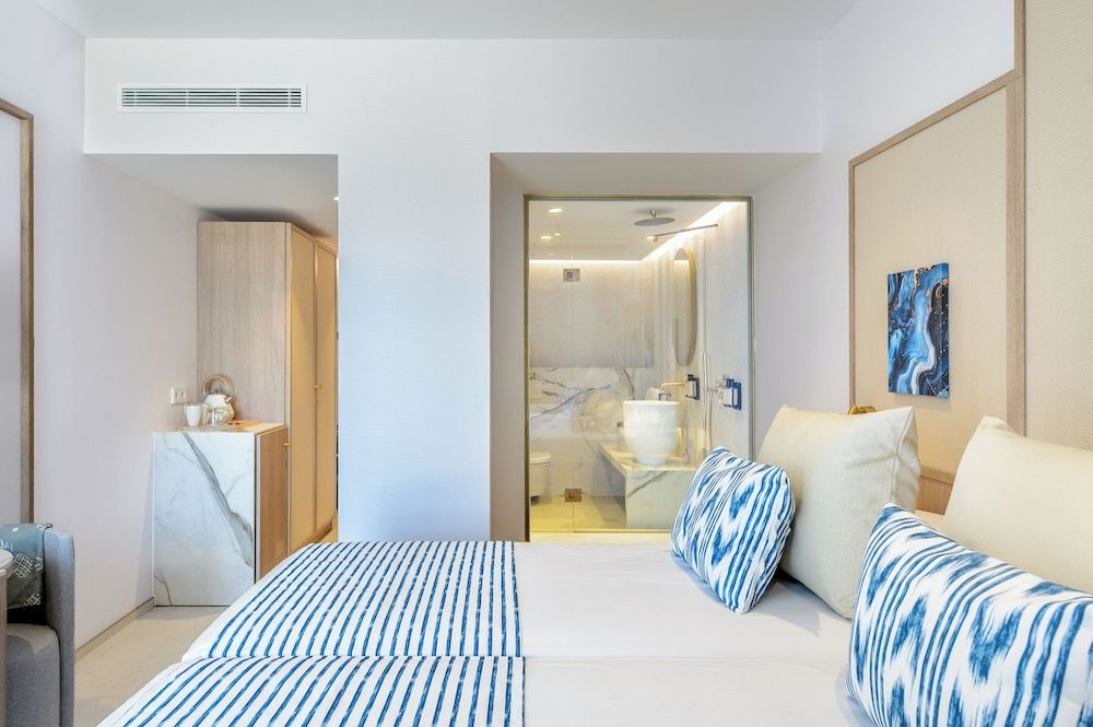 Twin Room, Partial Sea View