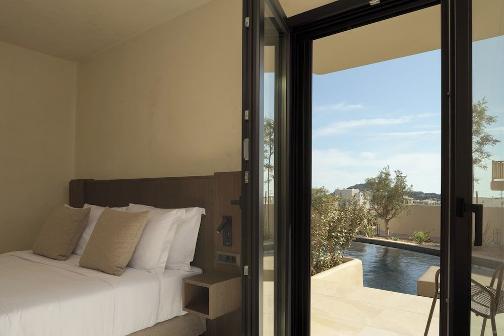 Deluxe partial Sea View Room with Sharing Pool