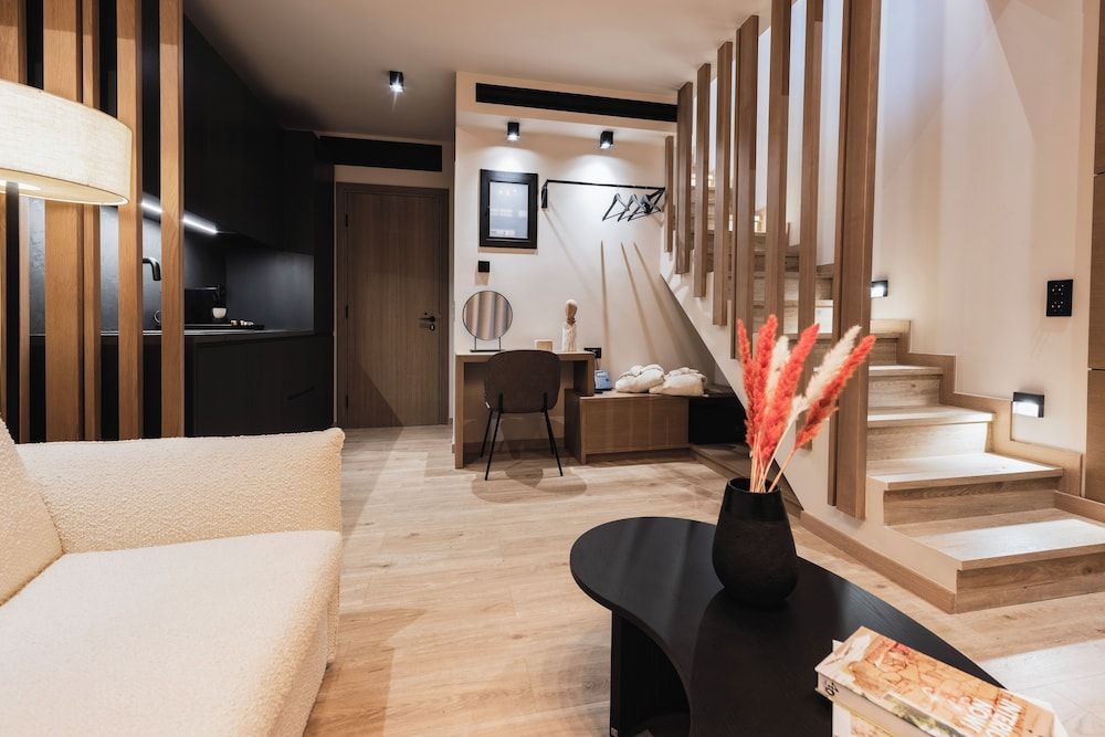 Revi Mountain Resort Boutique Hotel Family Suite with Loft and Mountain View 6