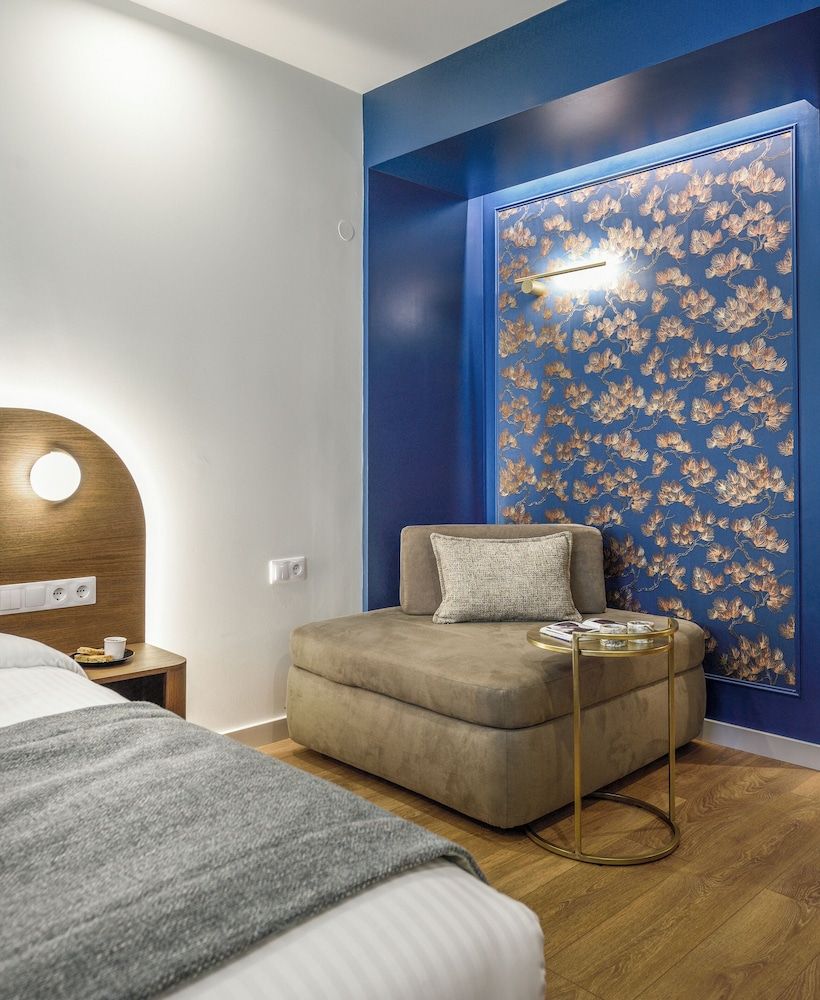 Comfort Triple Room, City View