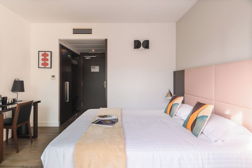 Hype Hotel Superior Double Room 3