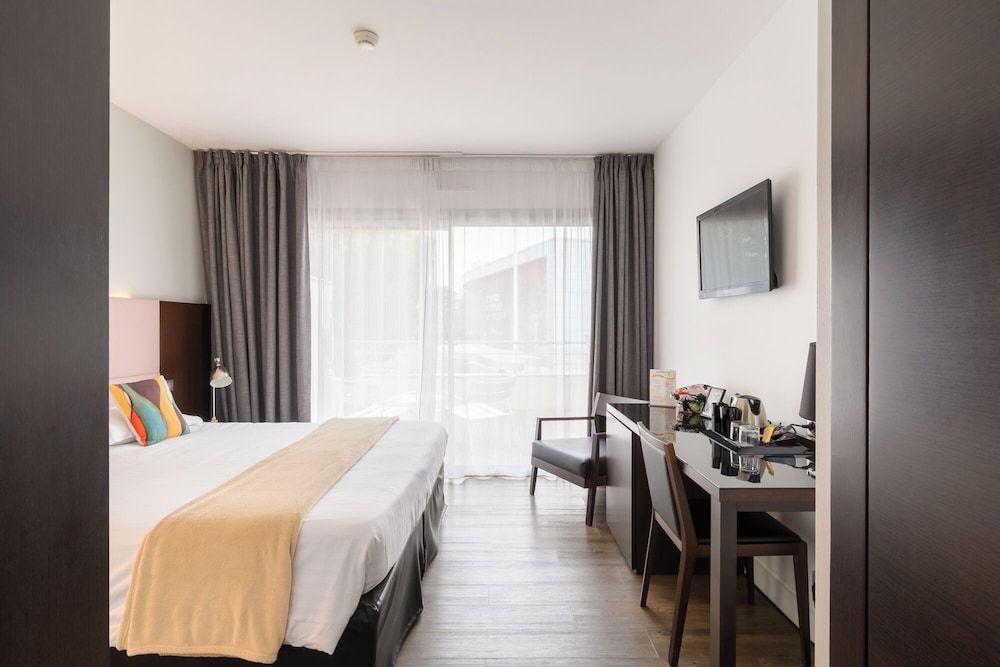 Hype Hotel Superior Double Room 4