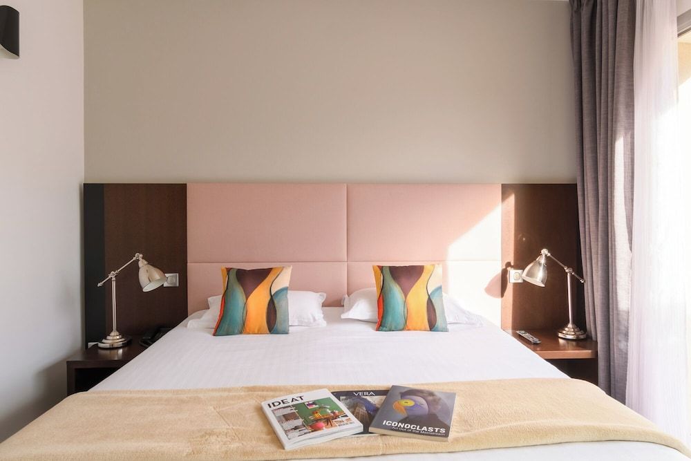 Hype Hotel Superior Double Room 5