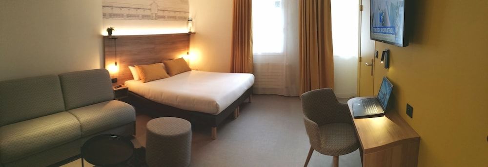 Family Quadruple Room, 1 Queen Bed with Sofa bed