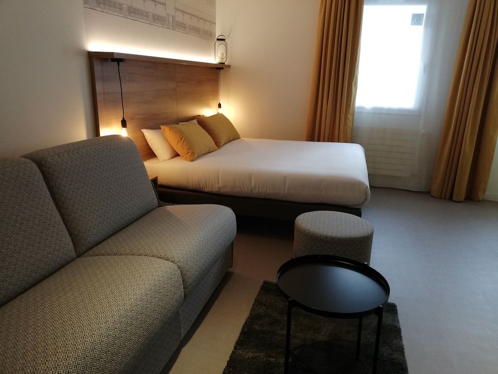 Family Quadruple Room, 1 Queen Bed with Sofa bed