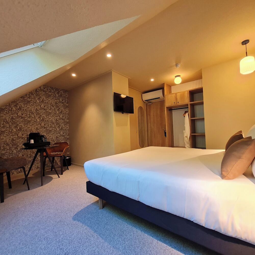 BRIT HOTEL CONFORT ALENCON Business Room 4