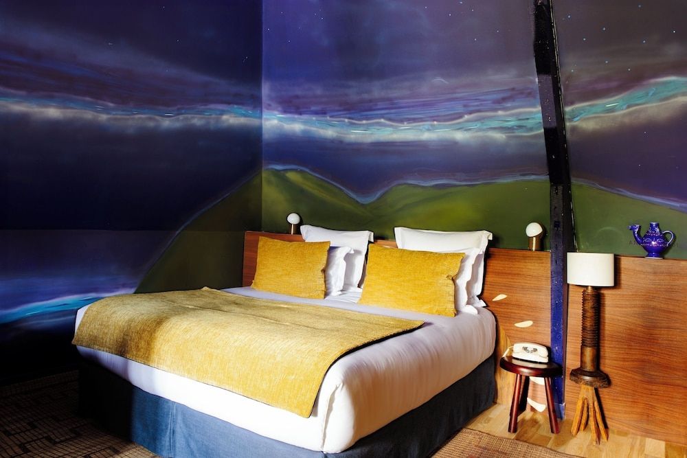 La Folie Barbizon Deluxe Room 4