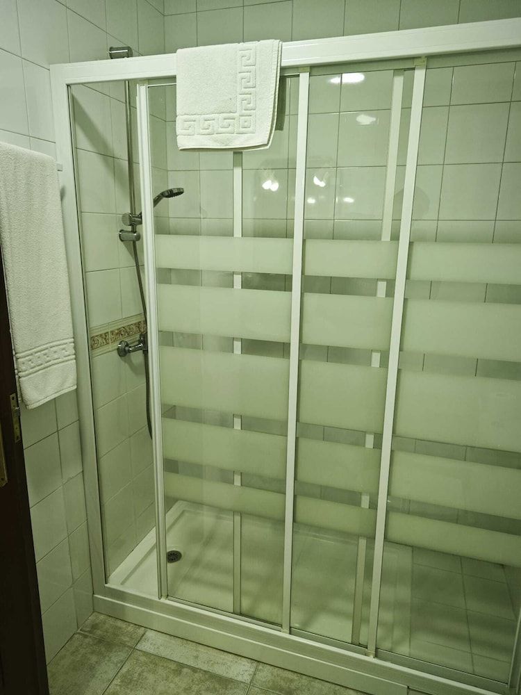 Motel Caldas Double Room, Patio, Pool View 9