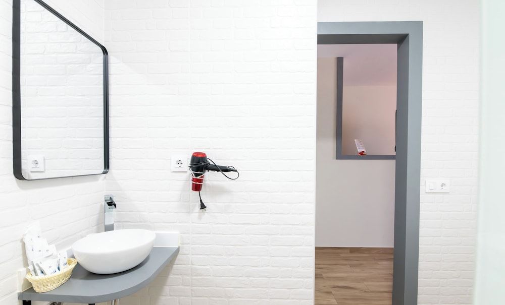 Motel Caldas Double Room, Patio, Pool View 8