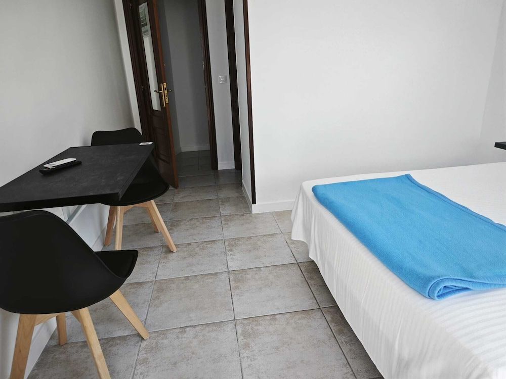 Motel Caldas Double Room, Patio, Pool View 3