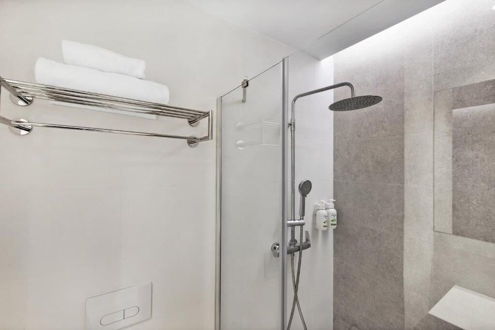 B&B HOTEL Sevilla Bormujos Twin Room 4